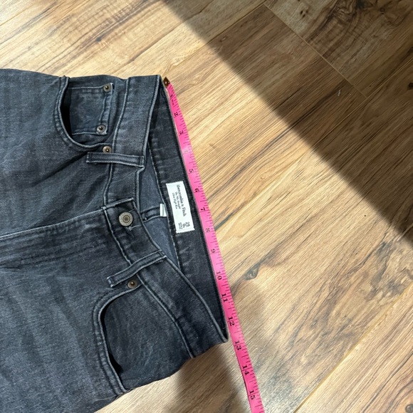 Abercrombie & Fitch Curve Love Ultra High Rise 90s Straight Jean - Picture 7 of 9